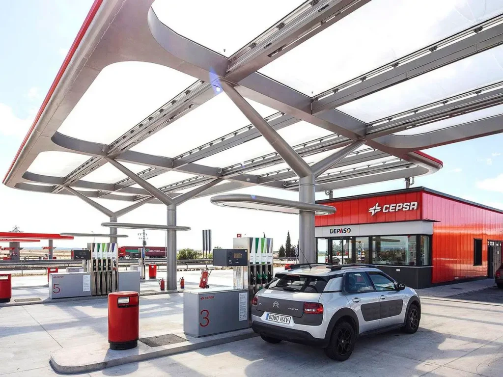 فاصله قانونی بین دو جایگاه پمپ بنزین